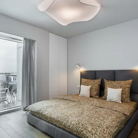 Διαμέρισμα Towarowa 37 *