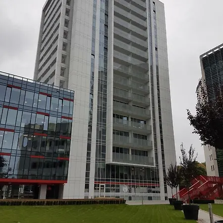 Διαμέρισμα Towarowa 37 *