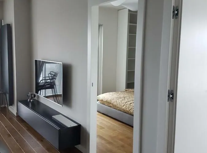 アパート Towarowa 37 *